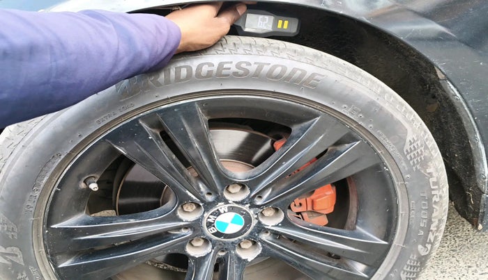 2012 BMW 3 Series 320D SPORTLINE, Diesel, Automatic, 1,15,437 km, tyre