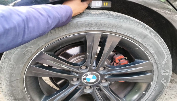 2012 BMW 3 Series 320D SPORTLINE, Diesel, Automatic, 1,15,437 km, tyre