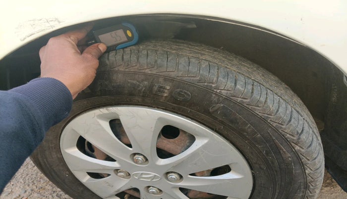 2012 Hyundai i10 SPORTZ 1.2 AT, Petrol, Automatic, 1,17,338 km, tyre