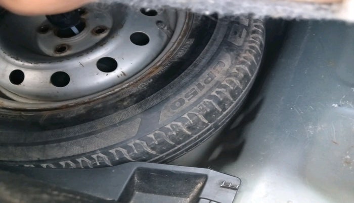 2019 Maruti Swift LXI, Petrol, Manual, 79,282 km, tyre