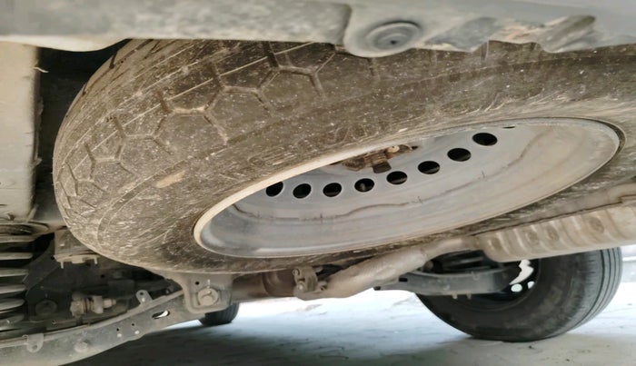 2022 Mahindra XUV700 AX 3 P AT 5 STR, Petrol, Automatic, 15,129 km, tyre