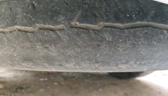 2013 Toyota Fortuner 3.0 4X2 AT, Diesel, Automatic, 1,28,966 km, tyre