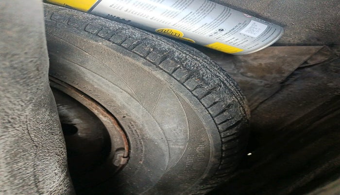 2010 Ford Ikon 1.4 DIESEL, Diesel, Manual, 2,07,035 km, tyre