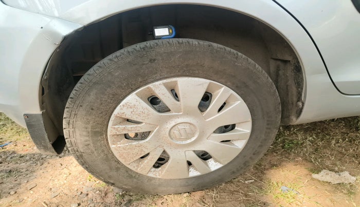 2013 Maruti Swift VXI, Petrol, Manual, 69,591 km, tyre