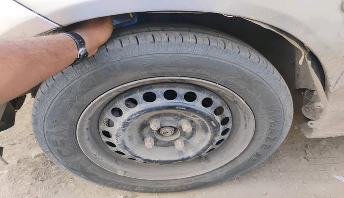 2014 Honda Amaze 1.5L I-DTEC S, Diesel, Manual, 1,45,469 km, tyre