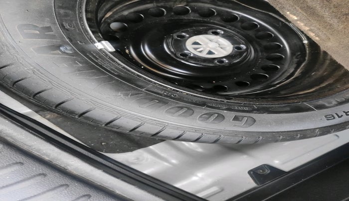 2021 KIA SELTOS HTX 1.5 PETROL, Petrol, Manual, 80,859 km, tyre