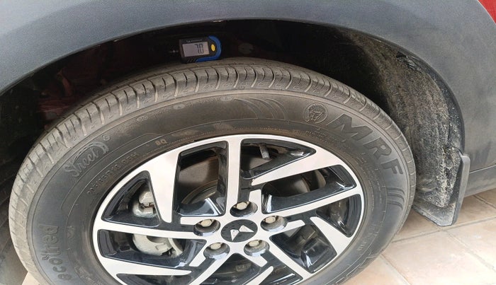 2025 Mahindra XUV 3XO AX5 1.5 Turbo Diesel, Diesel, Manual, 990 km, tyre