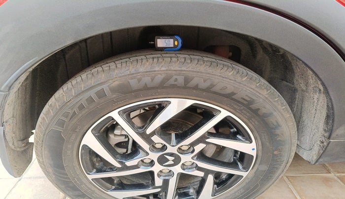 2025 Mahindra XUV 3XO AX5 1.5 Turbo Diesel, Diesel, Manual, 990 km, tyre