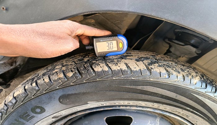 2018 Renault Kwid RXT 0.8 (O), Petrol, Manual, 84,595 km, tyre