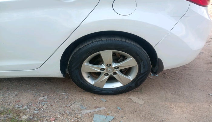 2012 Hyundai New Elantra 1.8 SX MT VTVT, Petrol, Manual, 70,142 km, tyre