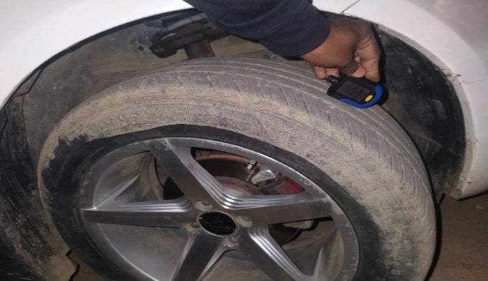 2017 Maruti Swift LDI, Diesel, Manual, 1,08,132 km, tyre