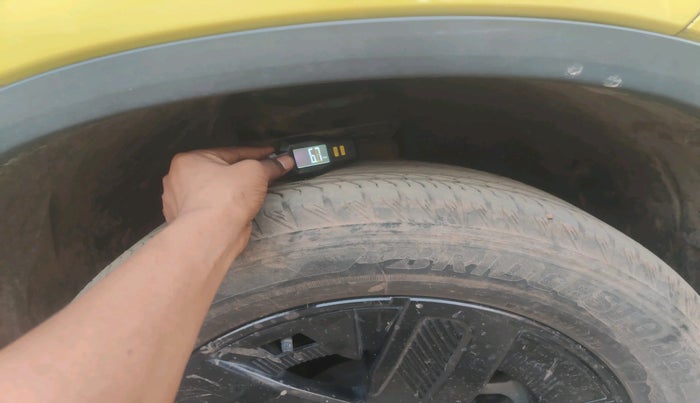 2023 Tata Harrier FEARLESS PLUS DUAL TONE AT, Diesel, Automatic, 17,148 km, tyre