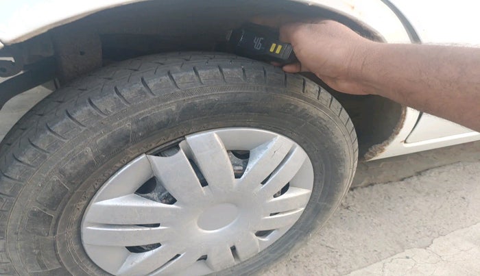 2017 Maruti Alto 800 LXI, Petrol, Manual, 1,41,456 km, tyre