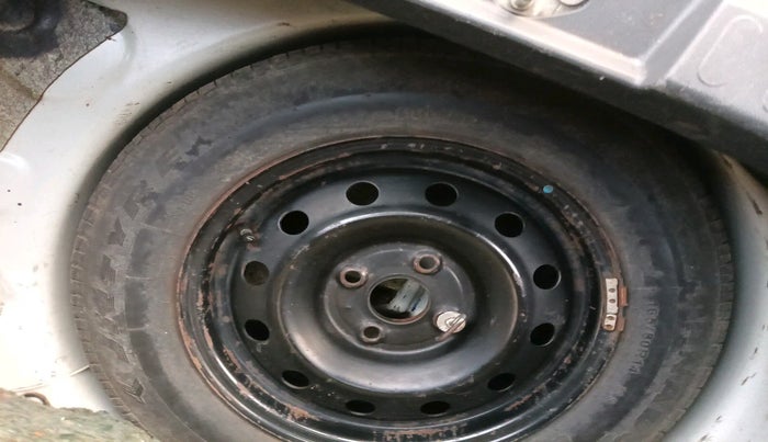 2013 Maruti Ritz LXI, Petrol, Manual, 1,05,273 km, tyre