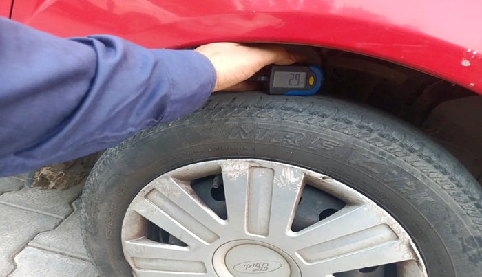 2010 Ford Figo TITANIUM 1.2 PETROL, Petrol, Manual, 1,18,208 km, tyre