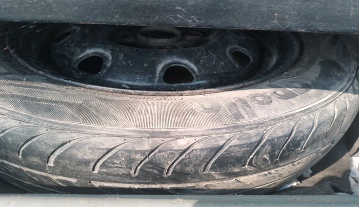 2014 Maruti Alto K10 VXI, Petrol, Manual, 1,03,060 km, tyre