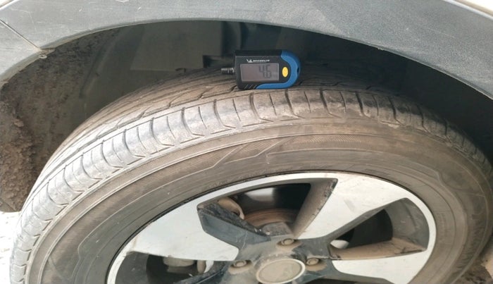 2019 Tata NEXON XMA PETROL, Petrol, Automatic, 1,04,499 km, tyre