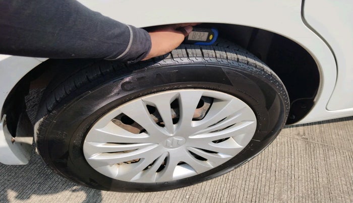 2014 Maruti Ertiga VXI CNG, Petrol, Manual, 75,405 km, tyre