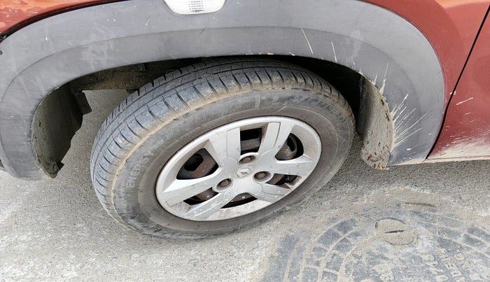 2016 Renault Kwid RXL, Petrol, Manual, 69,525 km, tyre