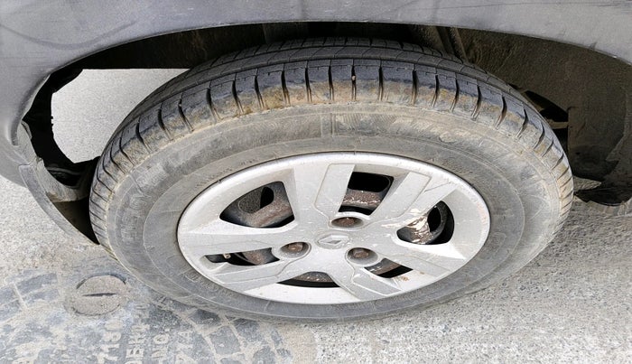 2016 Renault Kwid RXL, Petrol, Manual, 69,525 km, tyre