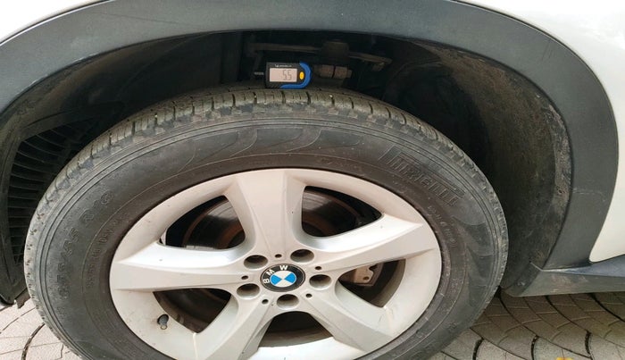 2012 BMW X5 xDrive 30d, Diesel, Automatic, 1,81,212 km, tyre