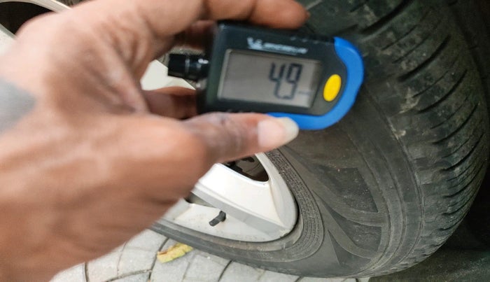 2012 BMW X5 xDrive 30d, Diesel, Automatic, 1,81,212 km, tyre