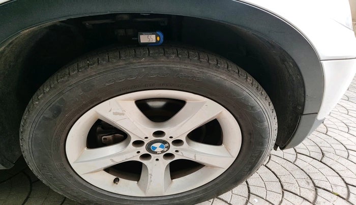 2012 BMW X5 xDrive 30d, Diesel, Automatic, 1,81,212 km, tyre