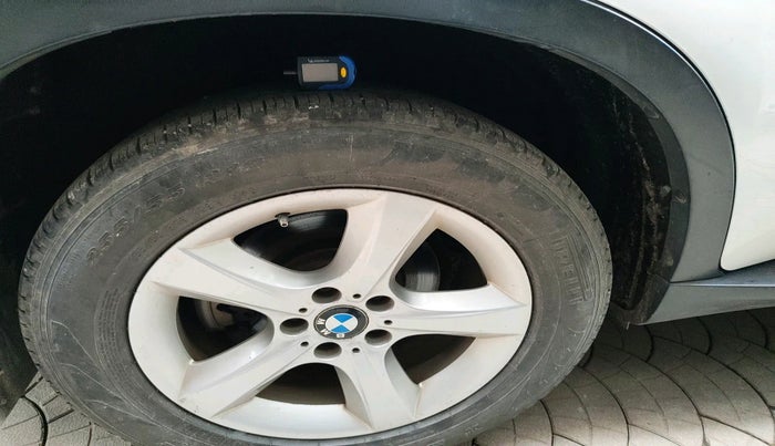 2012 BMW X5 xDrive 30d, Diesel, Automatic, 1,81,212 km, tyre