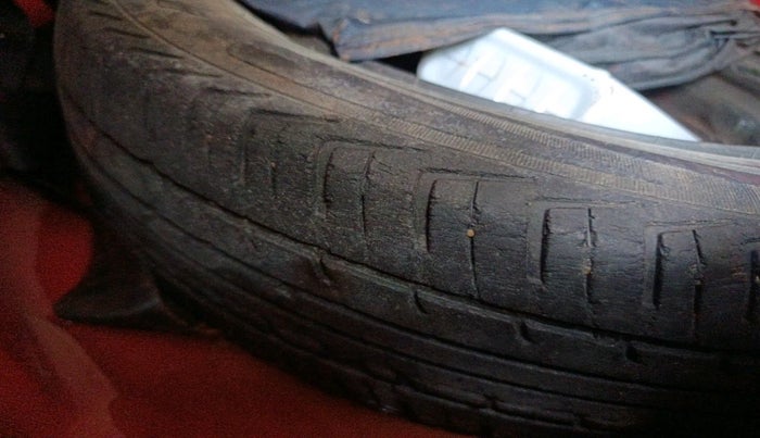 2017 Renault Kwid RXT 1.0 AMT, Petrol, Automatic, 46,534 km, tyre