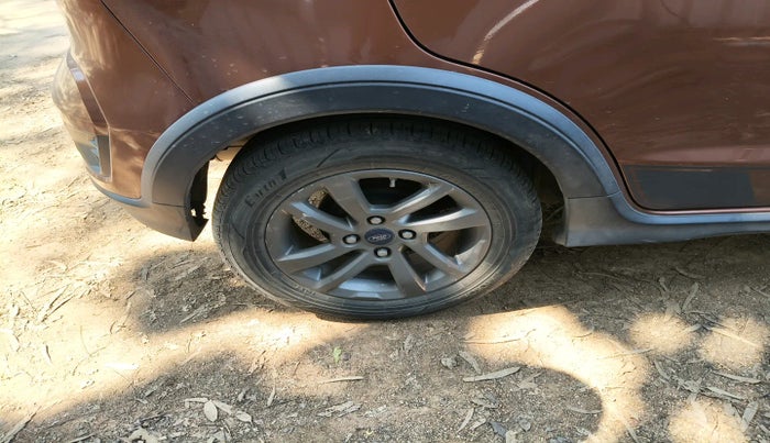 2019 Ford FREESTYLE TITANIUM 1.2 PETROL, Petrol, Manual, 88,000 km, tyre