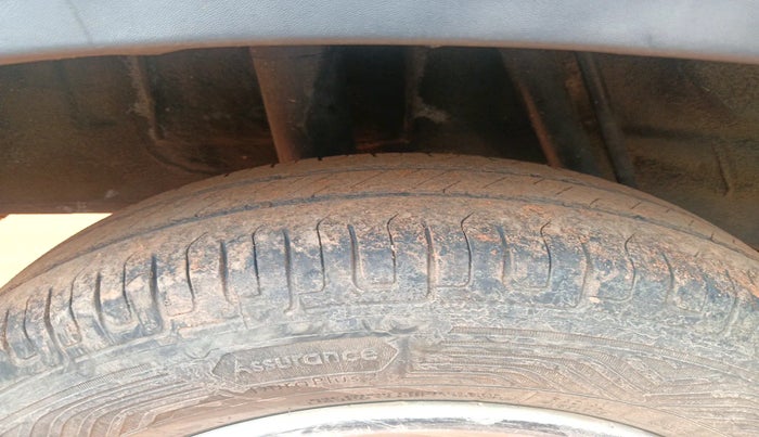 2015 Renault Kwid RXT 0.8, Petrol, Manual, 99,869 km, tyre