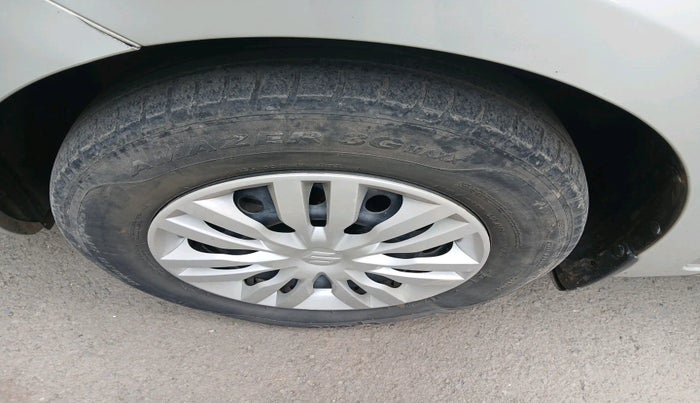 2018 Maruti Dzire VXI, Petrol, Manual, 42,861 km, tyre