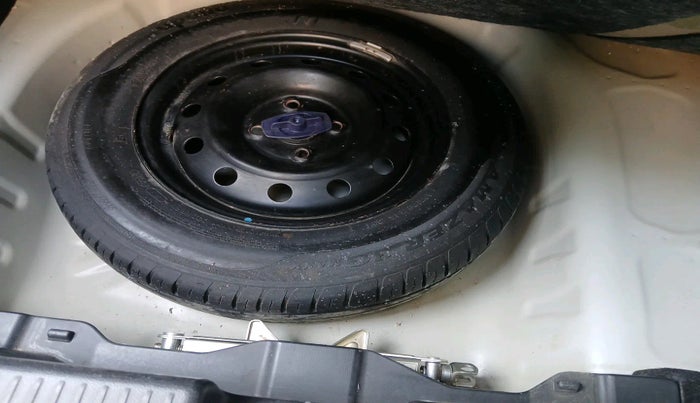 2018 Maruti Dzire VXI, Petrol, Manual, 42,861 km, tyre