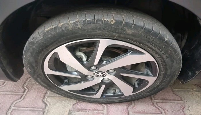 2024 Toyota Glanza V, Petrol, Manual, 25,590 km, tyre