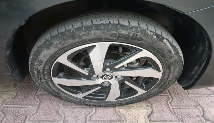 2024 Toyota Glanza V, Petrol, Manual, 25,590 km, tyre