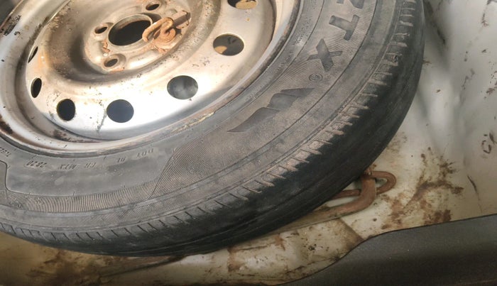 2016 Maruti Swift VDI (O), Diesel, Manual, 1,28,977 km, tyre