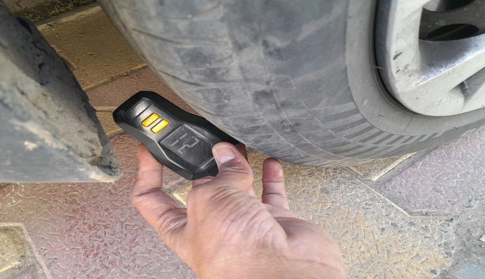 2016 Hyundai Grand i10 MAGNA 1.2 KAPPA VTVT, Petrol, Manual, 1,26,847 km, tyre