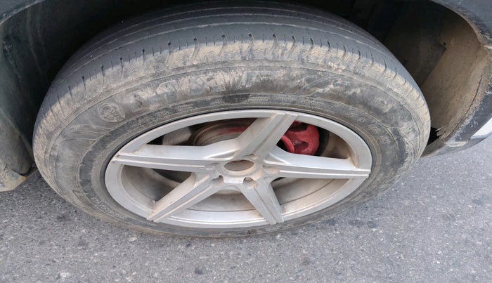 2021 Maruti Vitara Brezza LXI, Petrol, Manual, 80,390 km, tyre