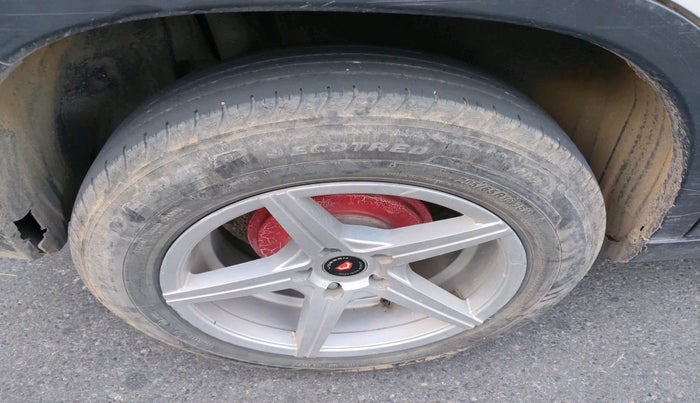 2021 Maruti Vitara Brezza LXI, Petrol, Manual, 80,390 km, tyre