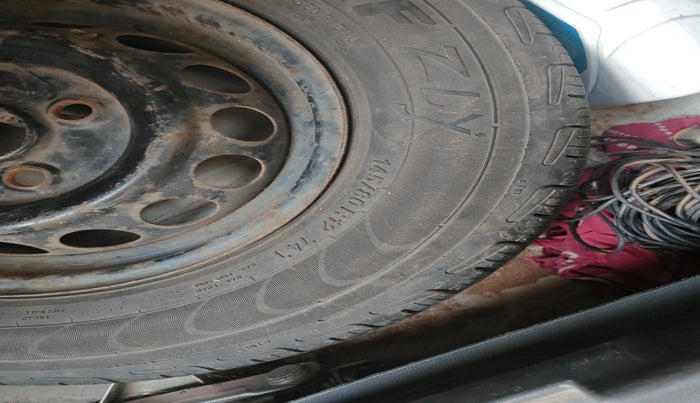 2017 Maruti Alto 800 LXI, Petrol, Manual, 65,936 km, tyre