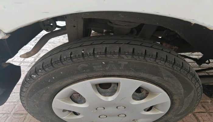 2017 Maruti Alto 800 LXI, Petrol, Manual, 65,936 km, tyre