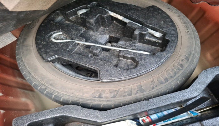 2017 Maruti Ciaz DELTA 1.4 MT PETROL, Petrol, Manual, 60,960 km, tyre