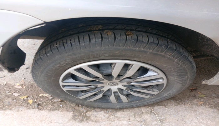 2011 Tata Indigo ECS LX CR4, Diesel, Manual, 1,03,484 km, tyre