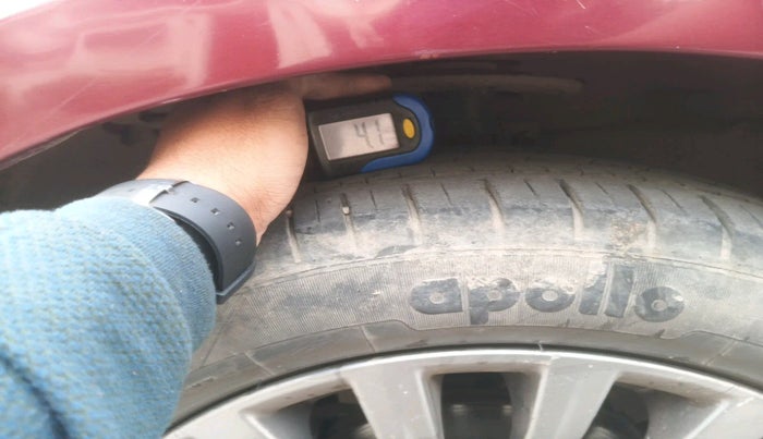 2017 Maruti Ciaz ALPHA  AT 1.4  PETROL, Petrol, Automatic, 1,34,789 km, tyre