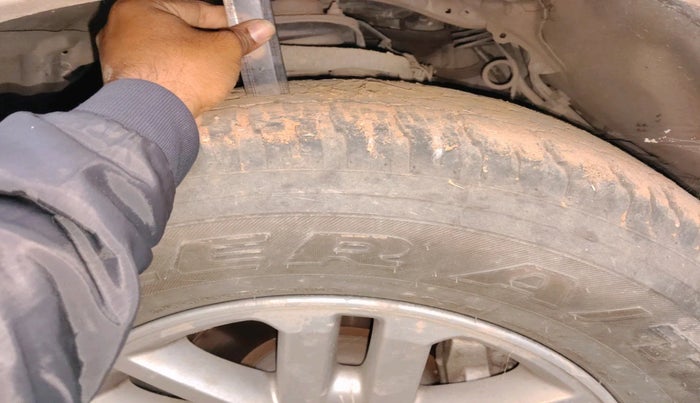 2012 Toyota Fortuner 3.0 4X2 AT, Diesel, Automatic, 1,55,203 km, tyre