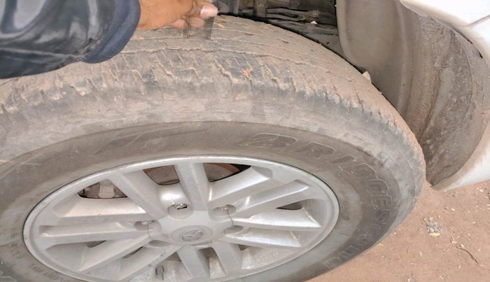 2012 Toyota Fortuner 3.0 4X2 AT, Diesel, Automatic, 1,55,203 km, tyre