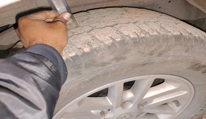 2012 Toyota Fortuner 3.0 4X2 AT, Diesel, Automatic, 1,55,203 km, tyre