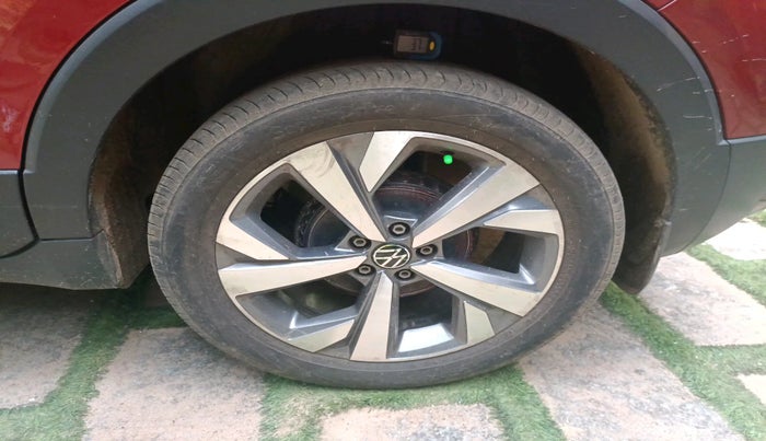 2022 Volkswagen TAIGUN TOPLINE 1.0 TSI MT, Petrol, Manual, 65,402 km, tyre