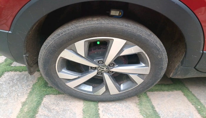 2022 Volkswagen TAIGUN TOPLINE 1.0 TSI MT, Petrol, Manual, 65,402 km, tyre