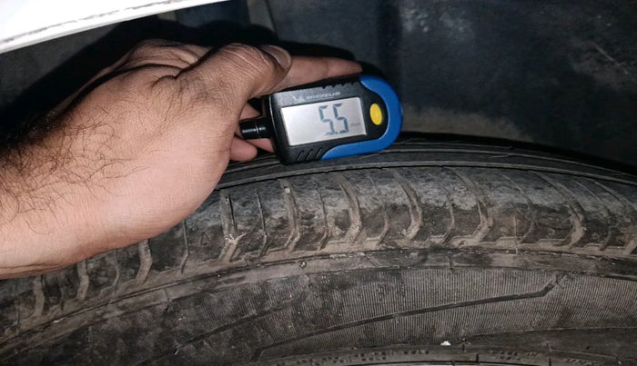 2020 Maruti Ciaz ALPHA  AT 1.5 SHVS PETROL, Petrol, Automatic, 52,042 km, tyre